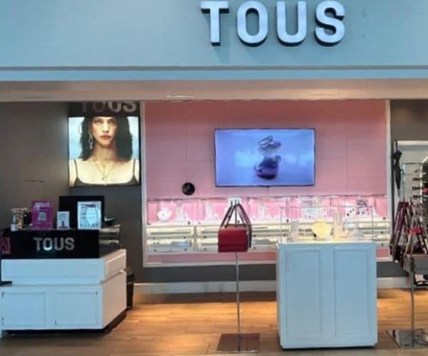 TOUS - AEROPUERTO INTERNACIONAL CANCUN T4 SHOGUA