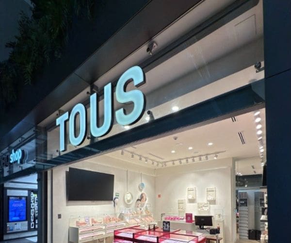 TOUS - AEROPUERTO MONTERREY TERMINAL C